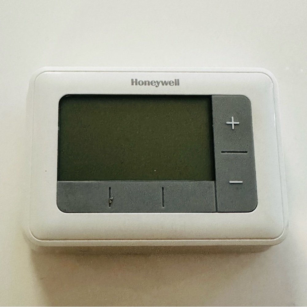 Honeywell White Thermostat